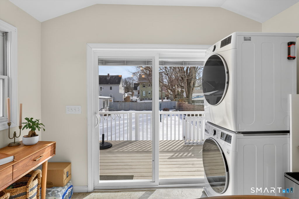 14 Warren Street New London CT 06320
