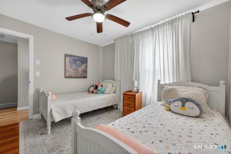 14 Warren Street New London CT 06320