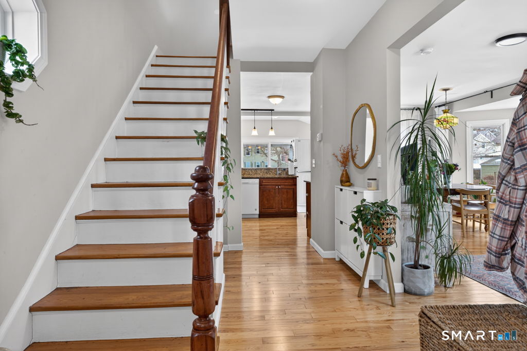 14 Warren Street New London CT 06320