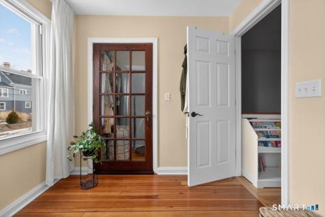 14 Warren Street New London CT 06320