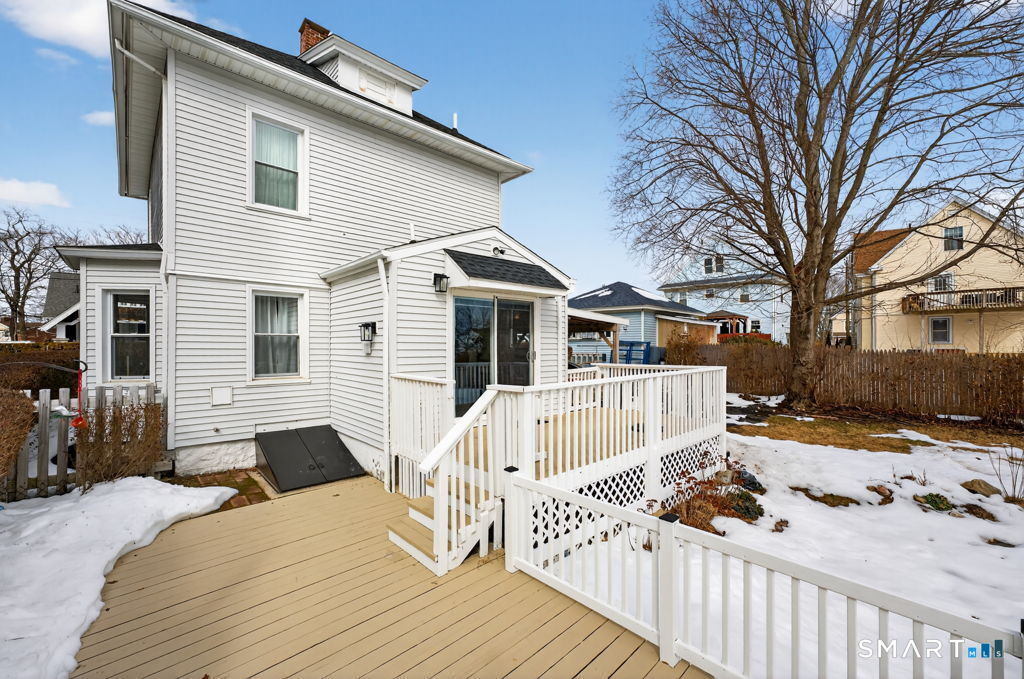 14 Warren Street New London CT 06320