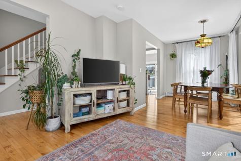 14 Warren Street New London CT 06320