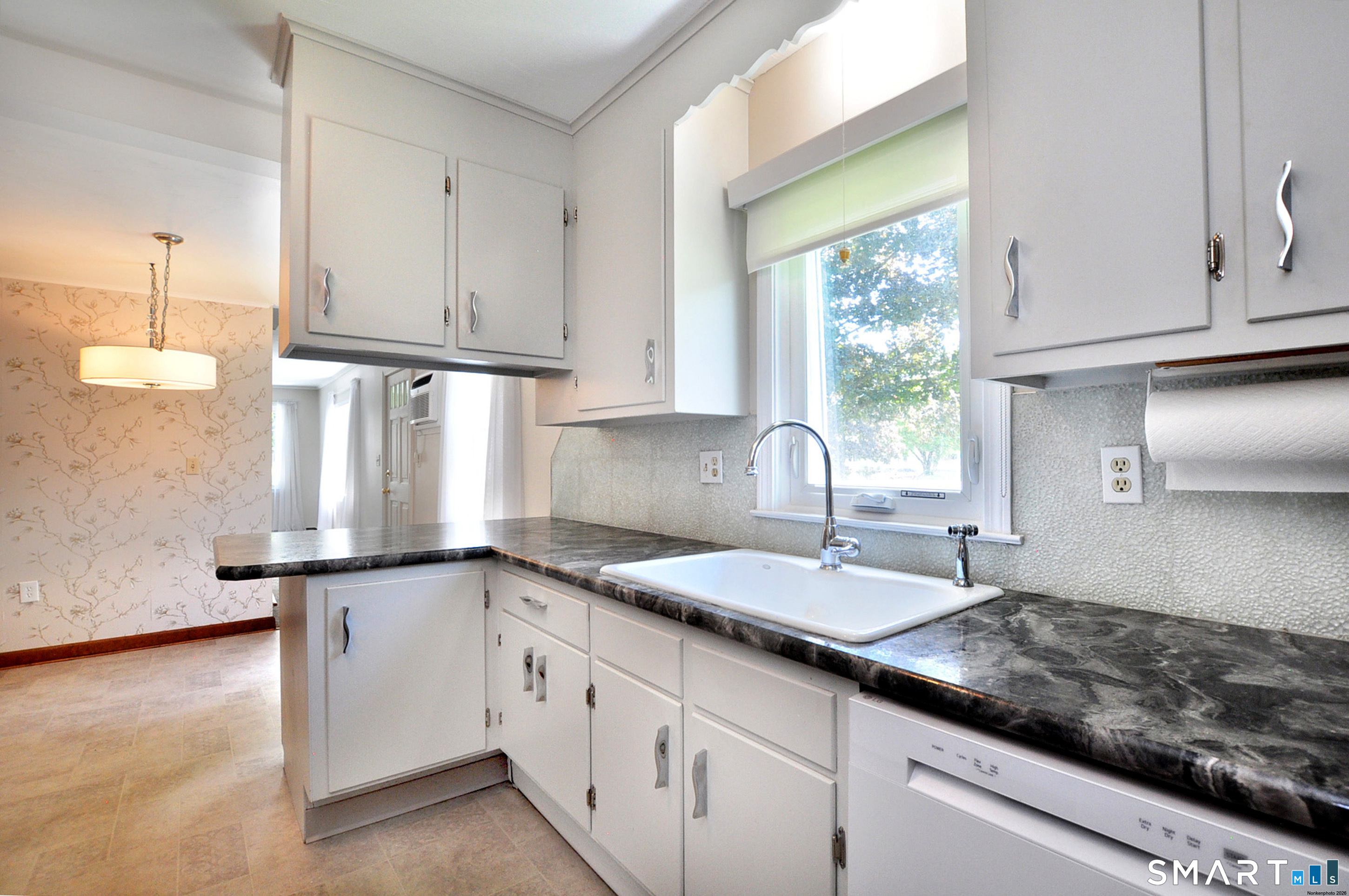 304 Rood Avenue Windsor CT 06095