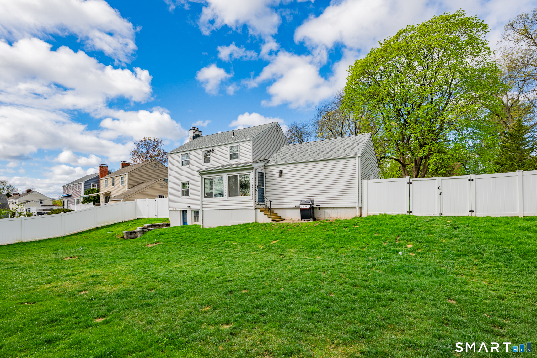 18 Foxridge Road West Hartford CT 06107
