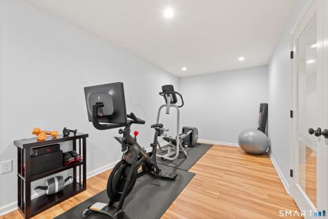 1680 Cross Highway Fairfield CT 06824