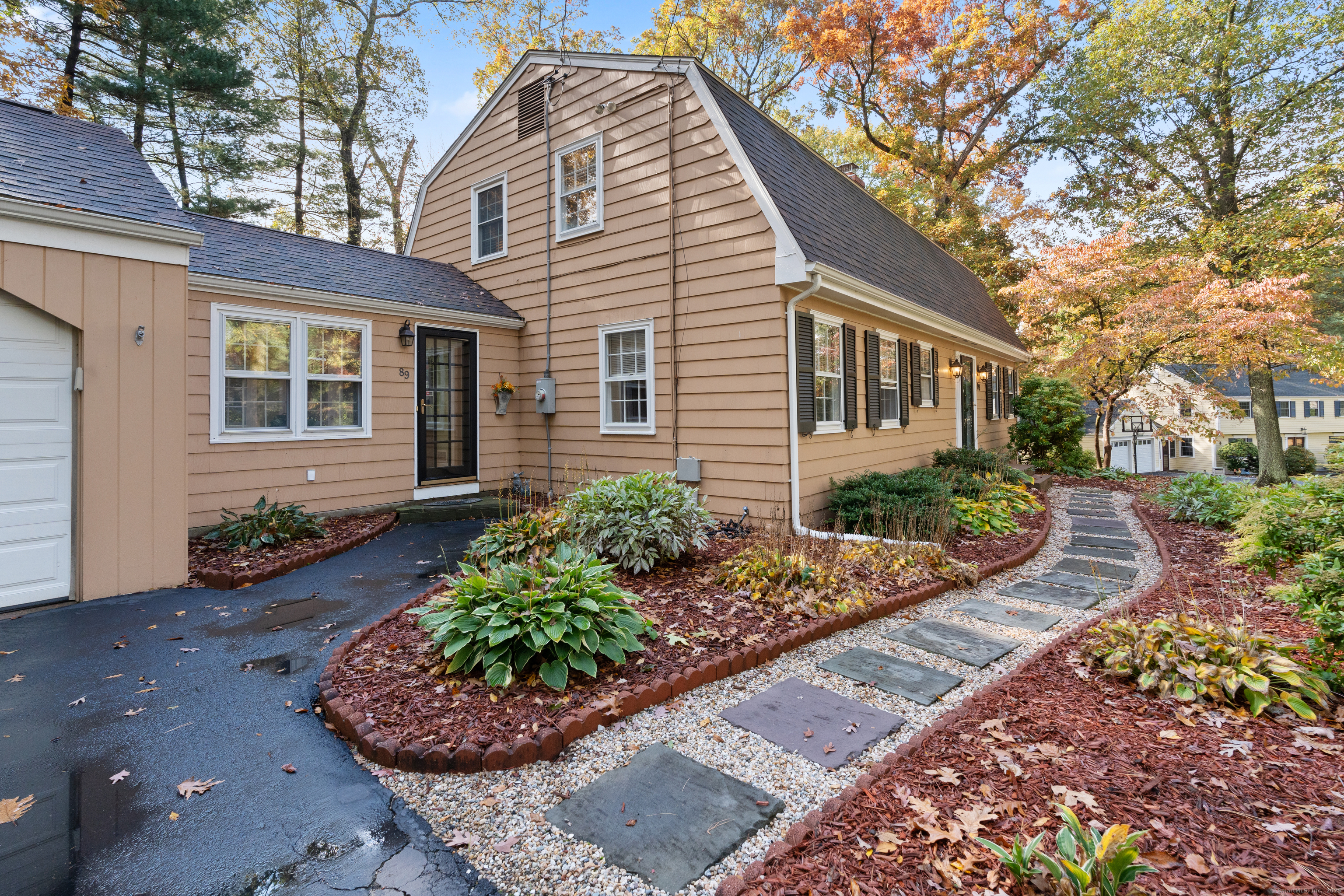 89 Goodrich Road Glastonbury CT 06033