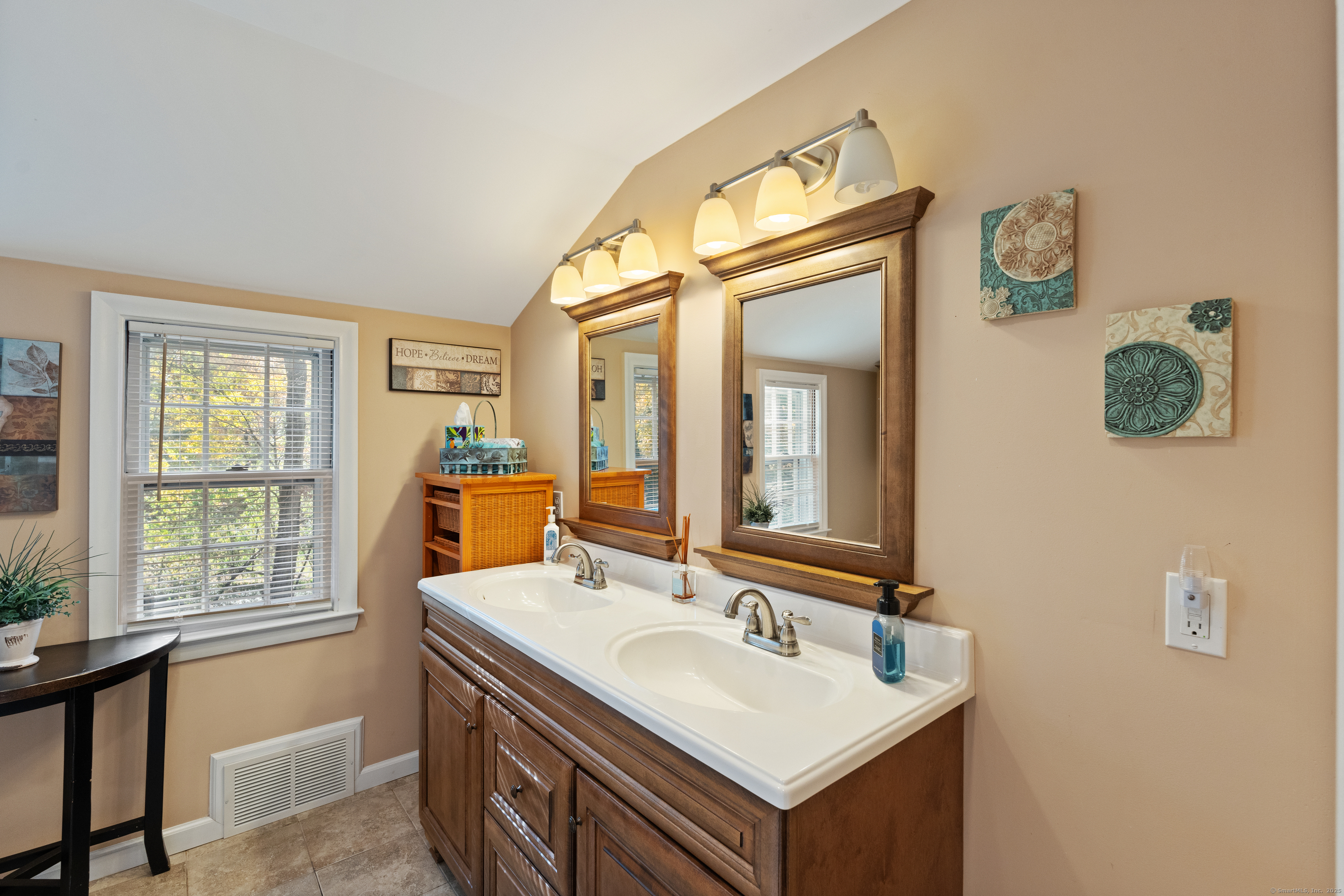 89 Goodrich Road Glastonbury CT 06033