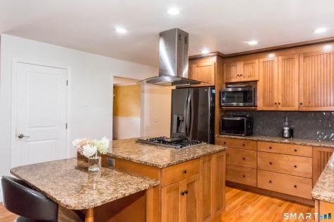 23 Mayo Avenue Montville CT 06370