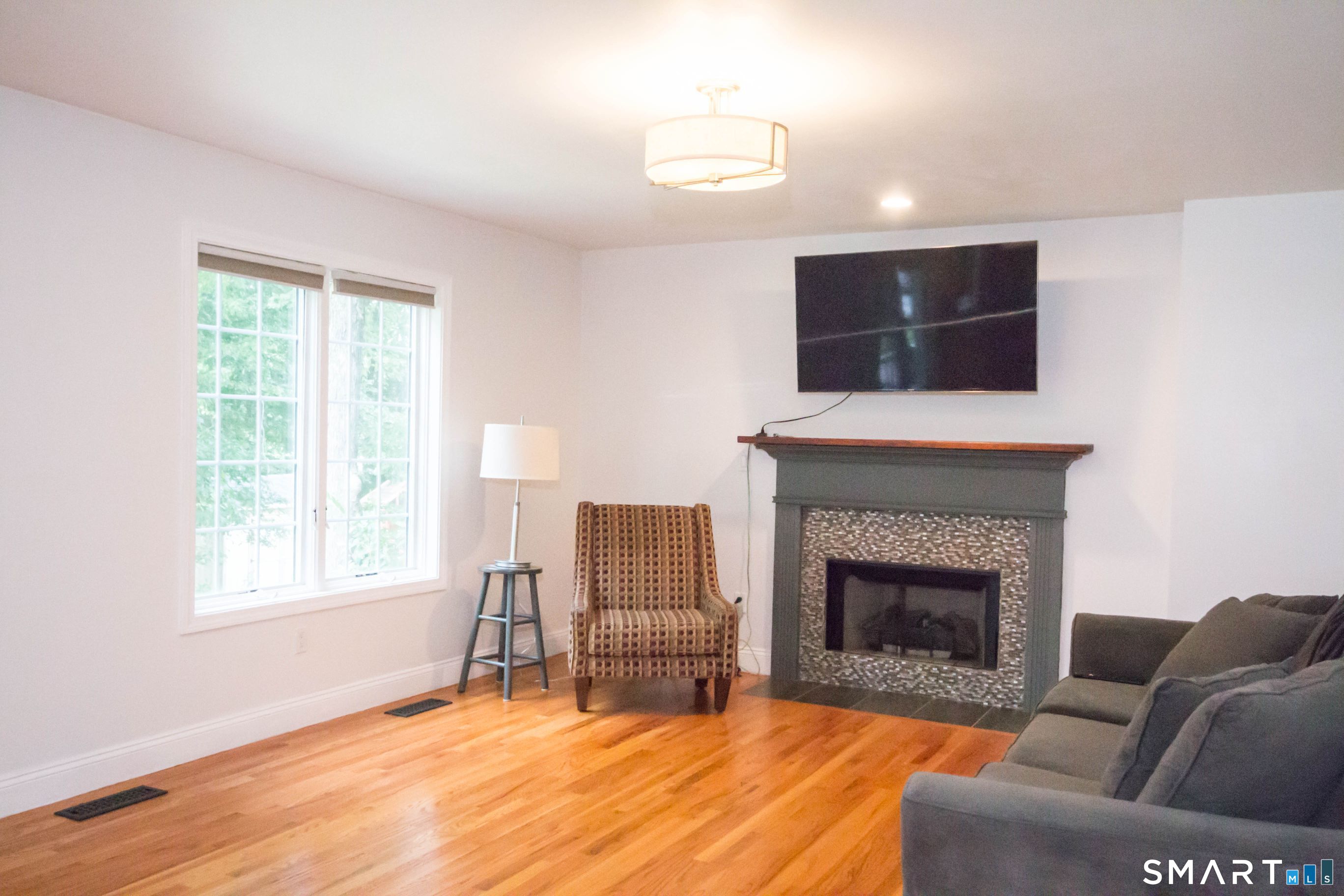 23 Mayo Avenue Montville CT 06370