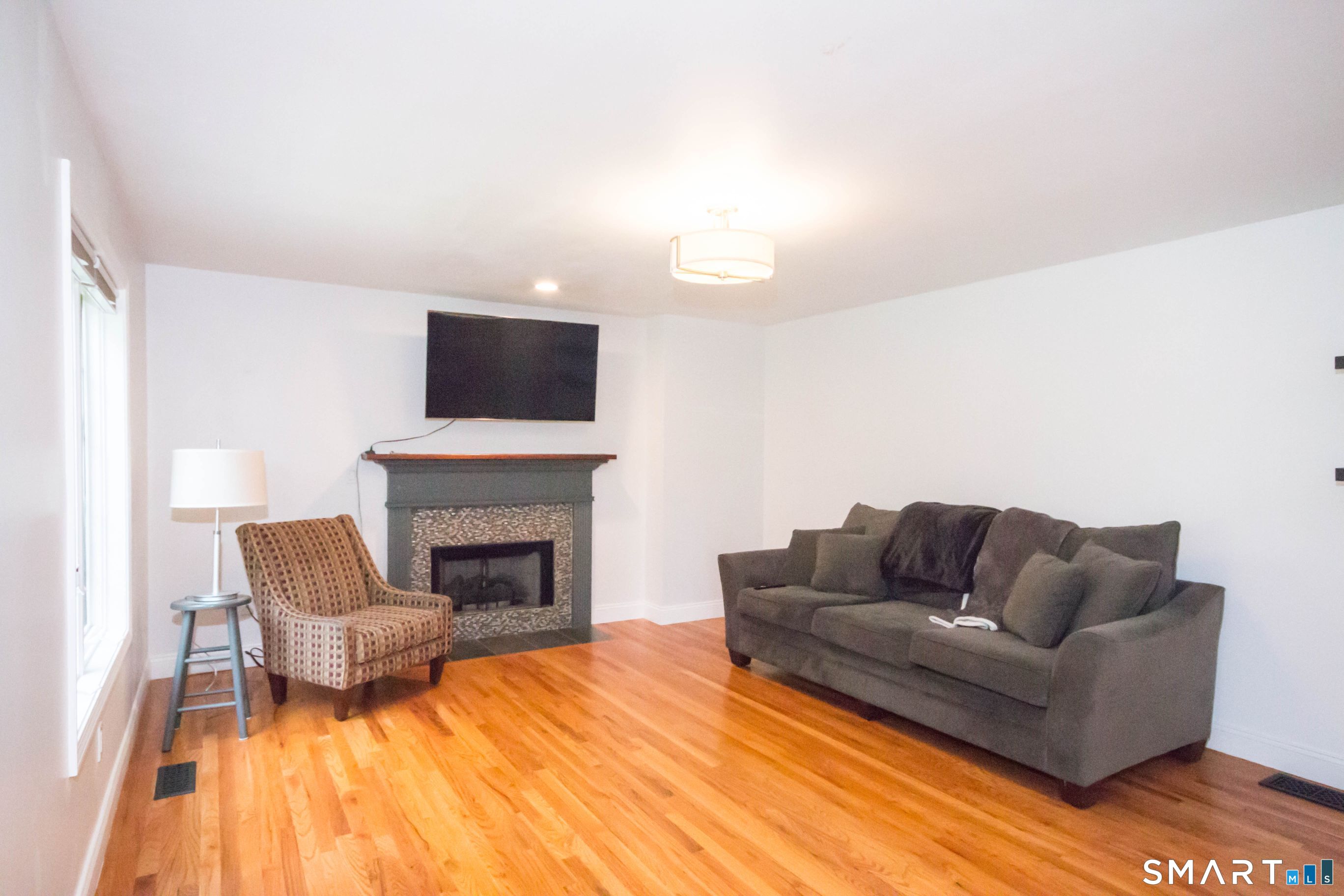 23 Mayo Avenue Montville CT 06370