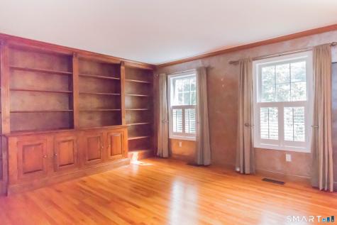 23 Mayo Avenue Montville CT 06370