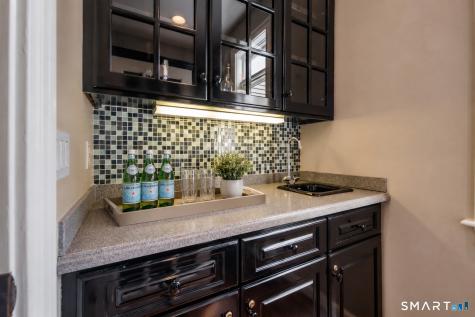 41 Ridgebury Road Avon CT 06001