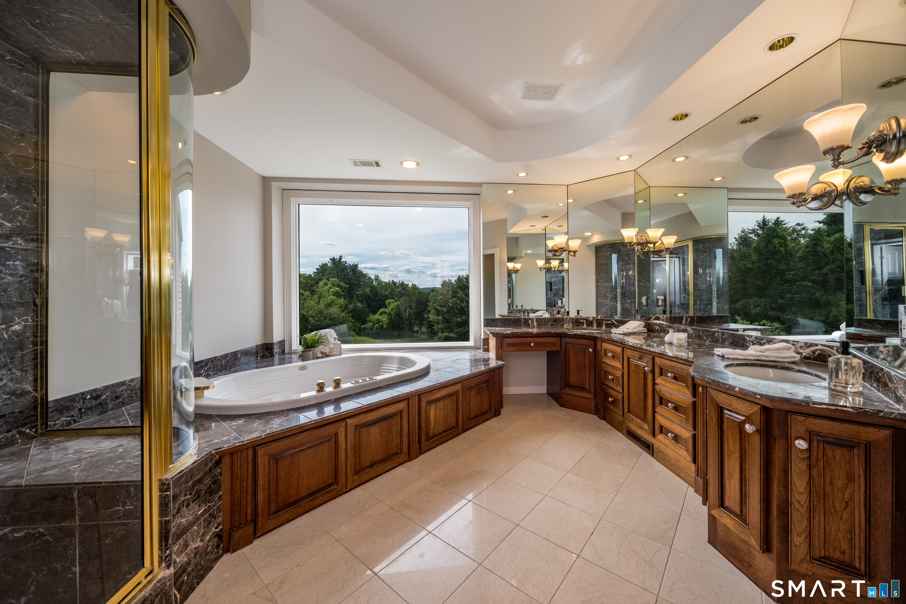 41 Ridgebury Road Avon CT 06001
