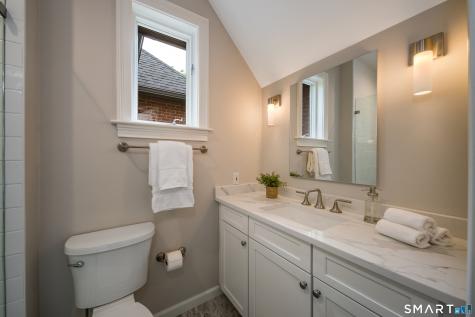 41 Ridgebury Road Avon CT 06001