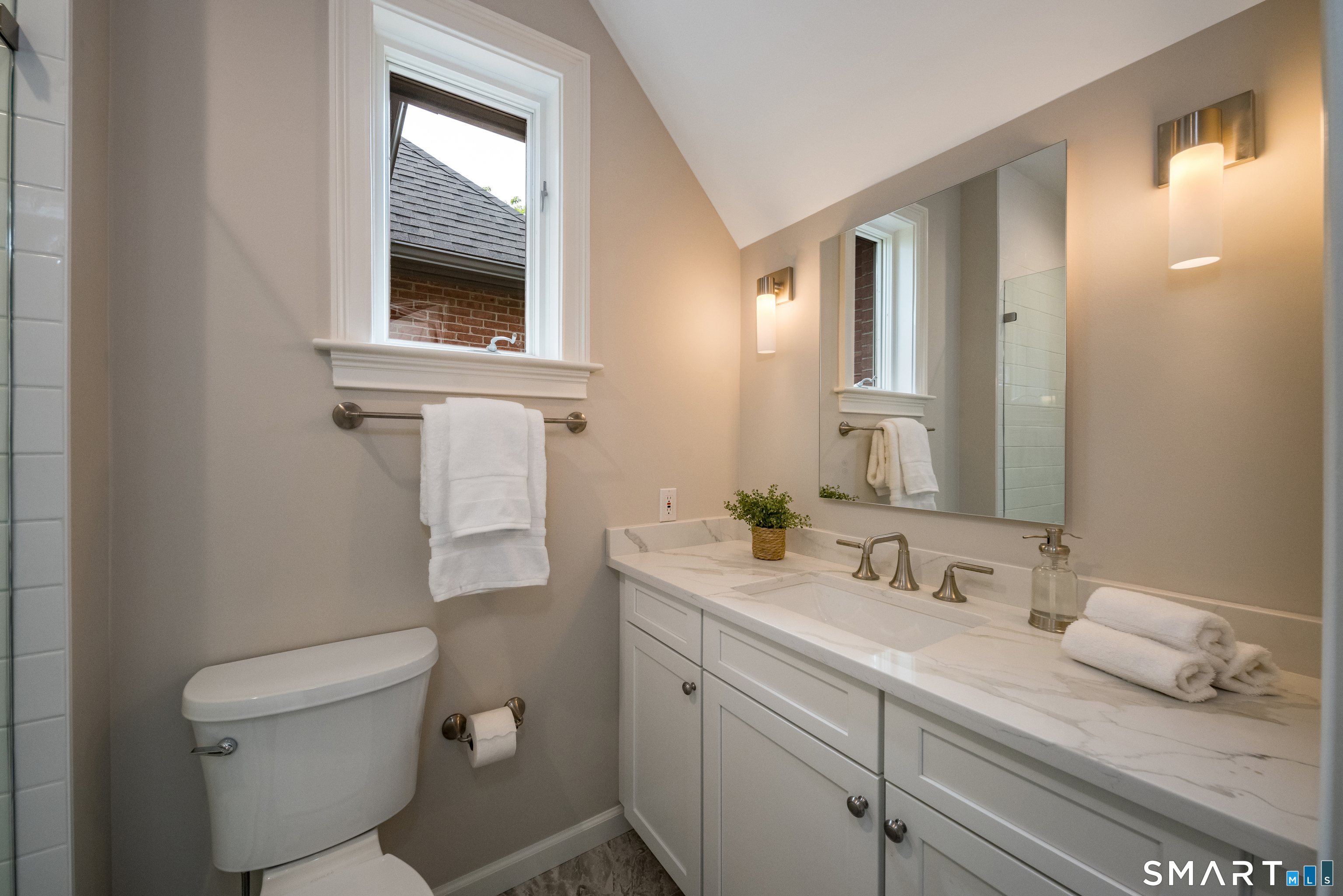 41 Ridgebury Road Avon CT 06001