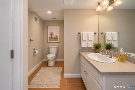 41 Ridgebury Road Avon CT 06001