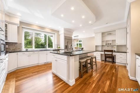 41 Ridgebury Road Avon CT 06001