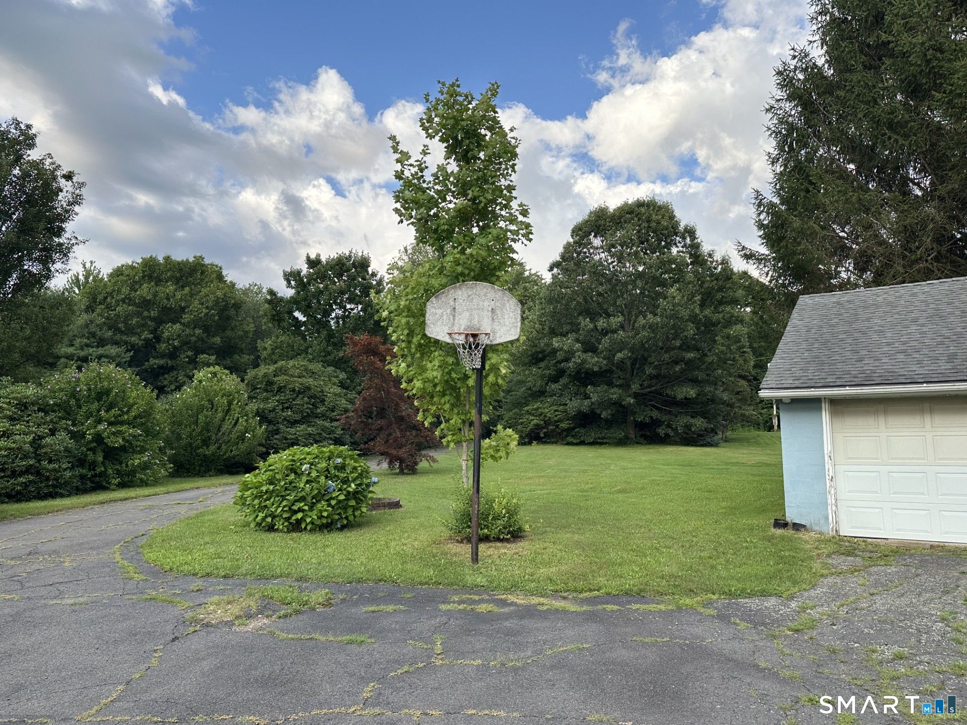 586 Wolcott Road Bristol CT 06010