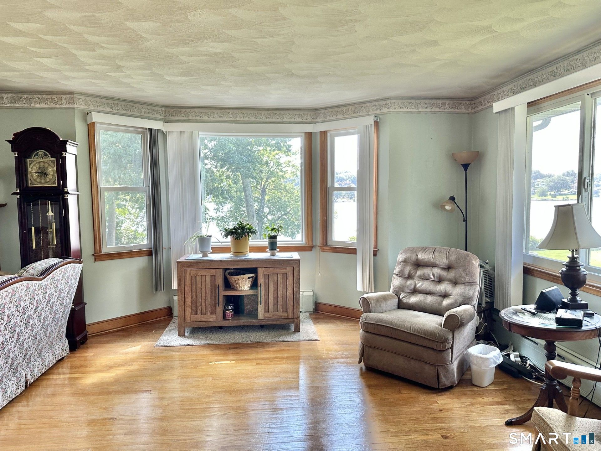 586 Wolcott Road Bristol CT 06010