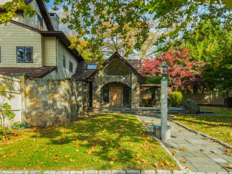 262 Lyons Plain Road Weston CT 06883