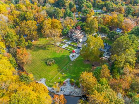 262 Lyons Plain Road Weston CT 06883