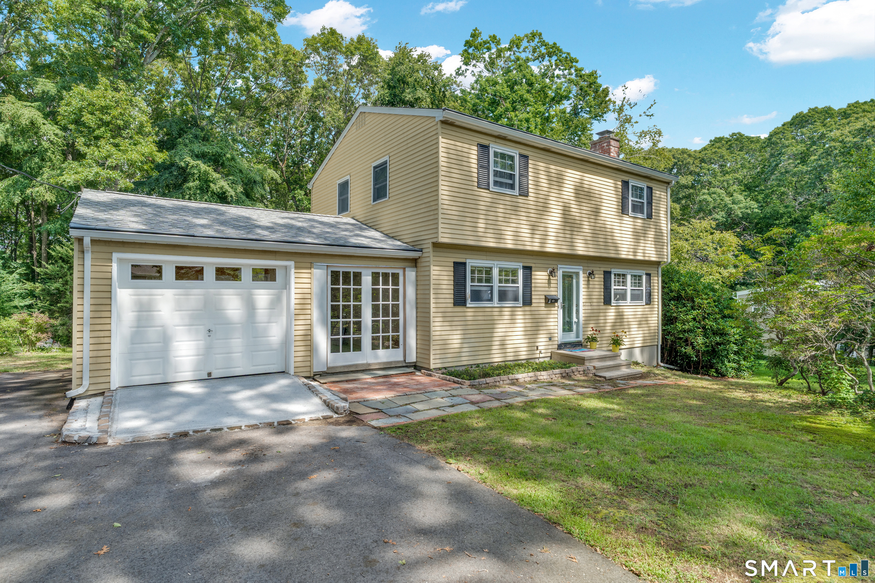 16 Overlook Drive Waterford CT 06385