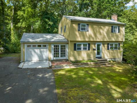 16 Overlook Drive Waterford CT 06385