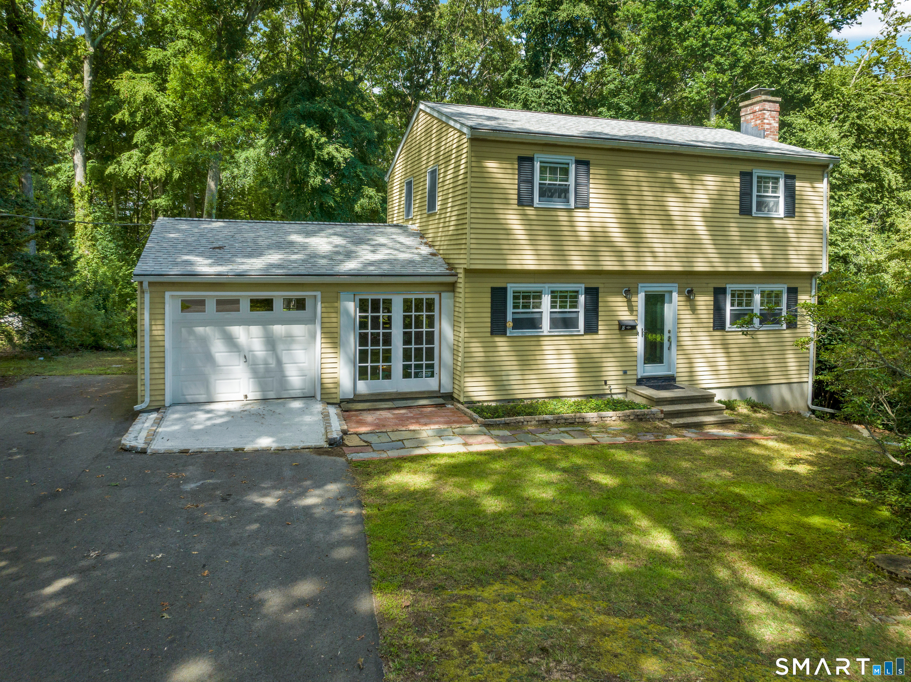 16 Overlook Drive Waterford CT 06385