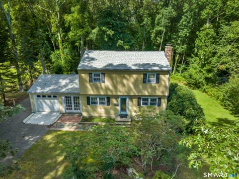 16 Overlook Drive Waterford CT 06385