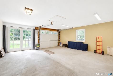 16 Overlook Drive Waterford CT 06385
