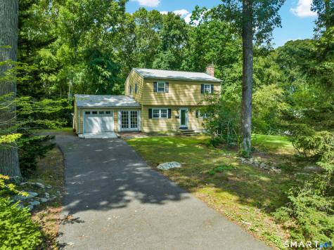 16 Overlook Drive Waterford CT 06385
