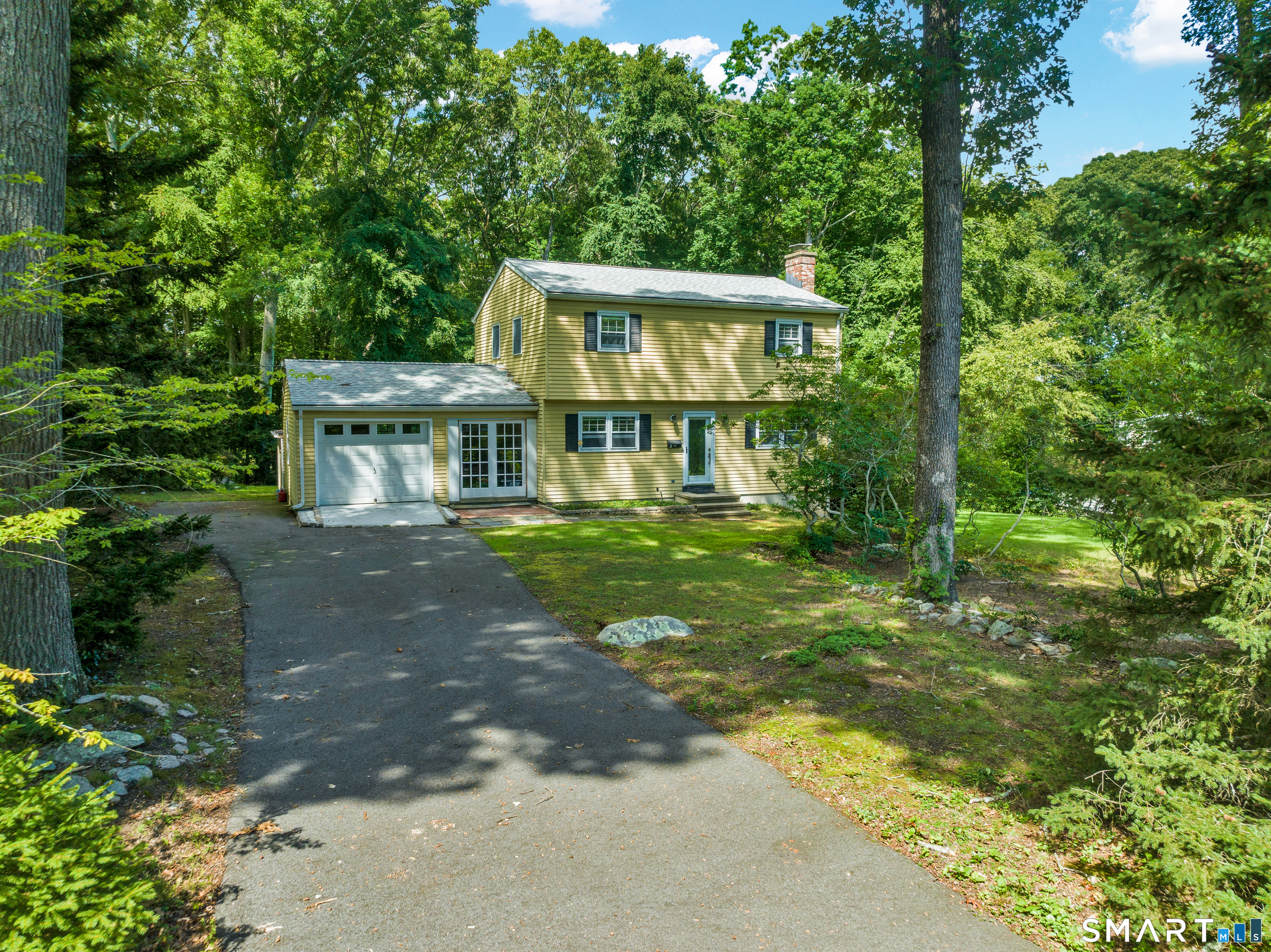 16 Overlook Drive Waterford CT 06385