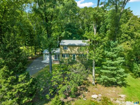 16 Overlook Drive Waterford CT 06385