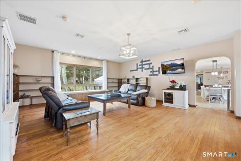 110 Butlertown Road Waterford CT 06385