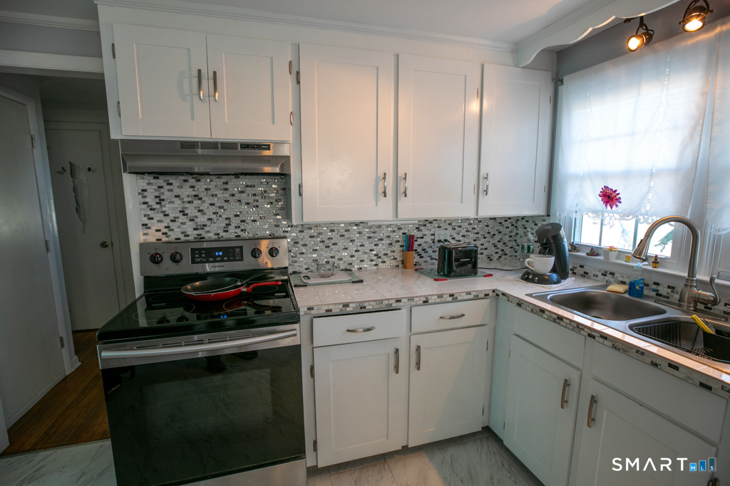 10 Beach Park Road Clinton CT 06413