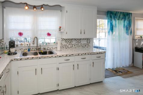 10 Beach Park Road Clinton CT 06413
