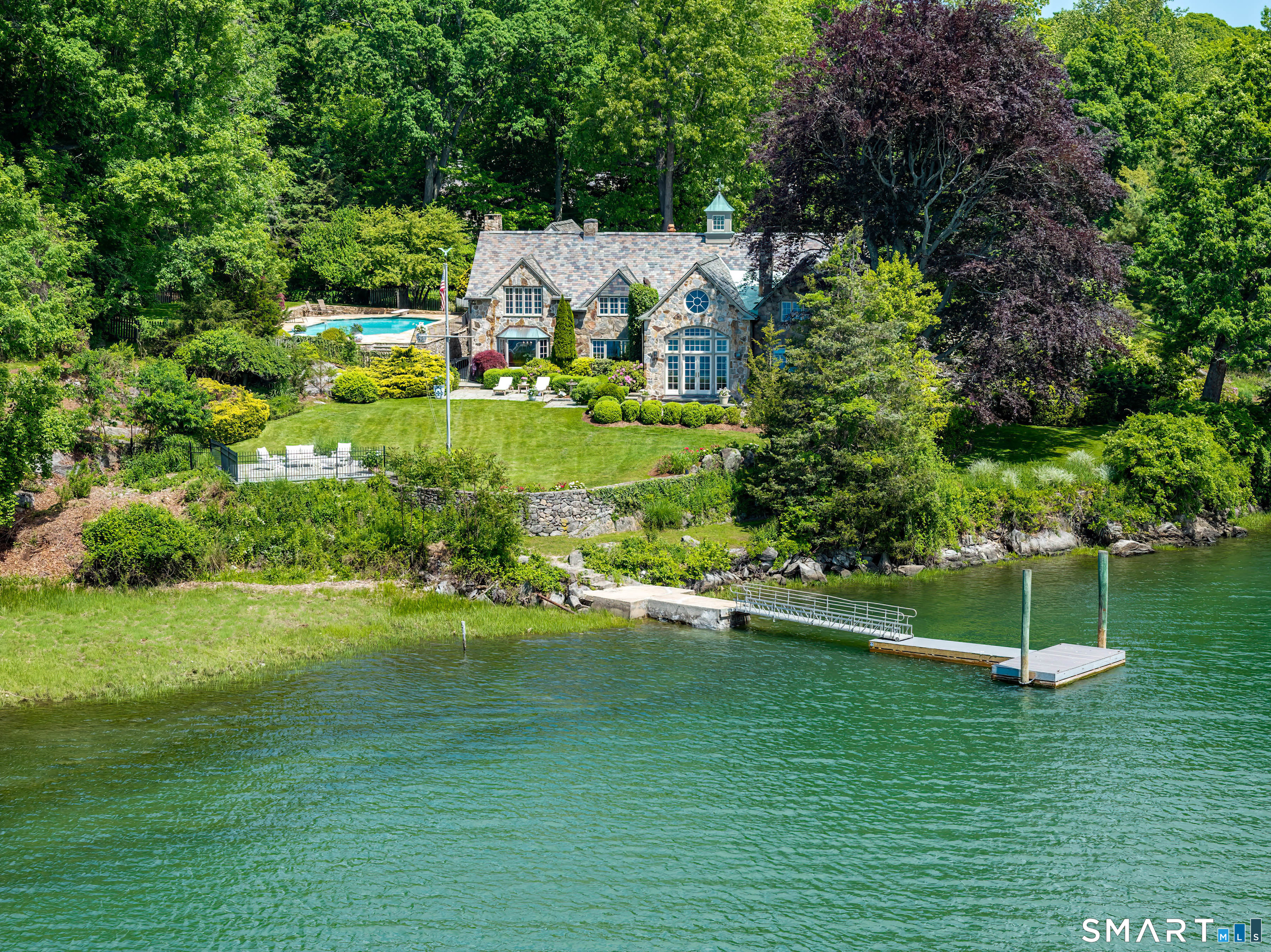 Darien CT, 82 Arrowhead Way