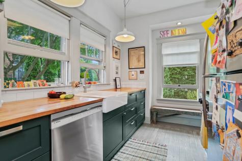 165 Bennett Street Bridgeport CT 06605