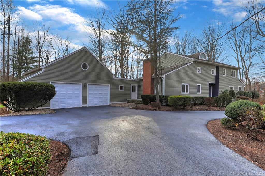 33 Robin Road Woodbridge CT 06525