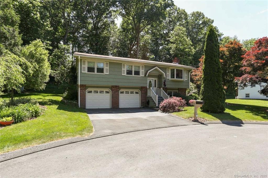 8 Glenbrook Drive Seymour CT 06483