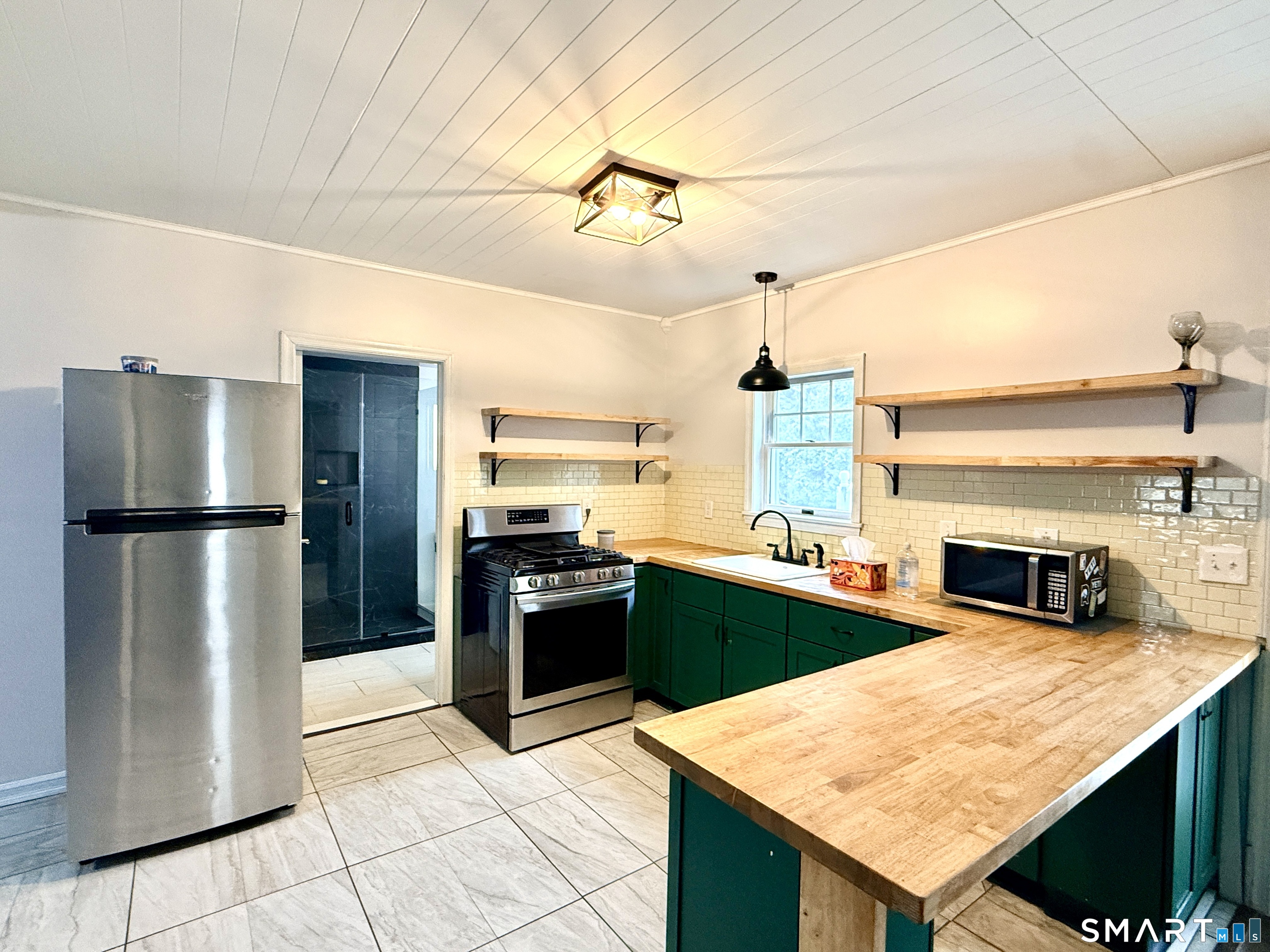 33-D Laurel Point Drive Montville CT 06370