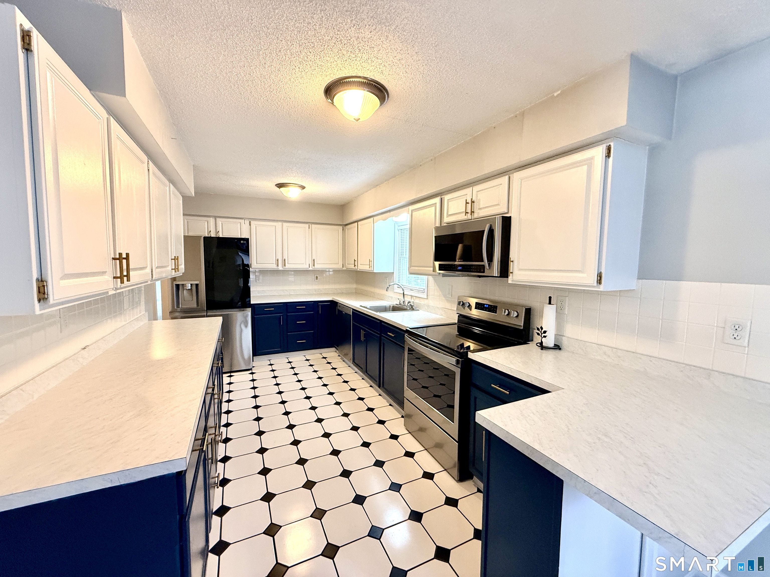 33-D Laurel Point Drive Montville CT 06370