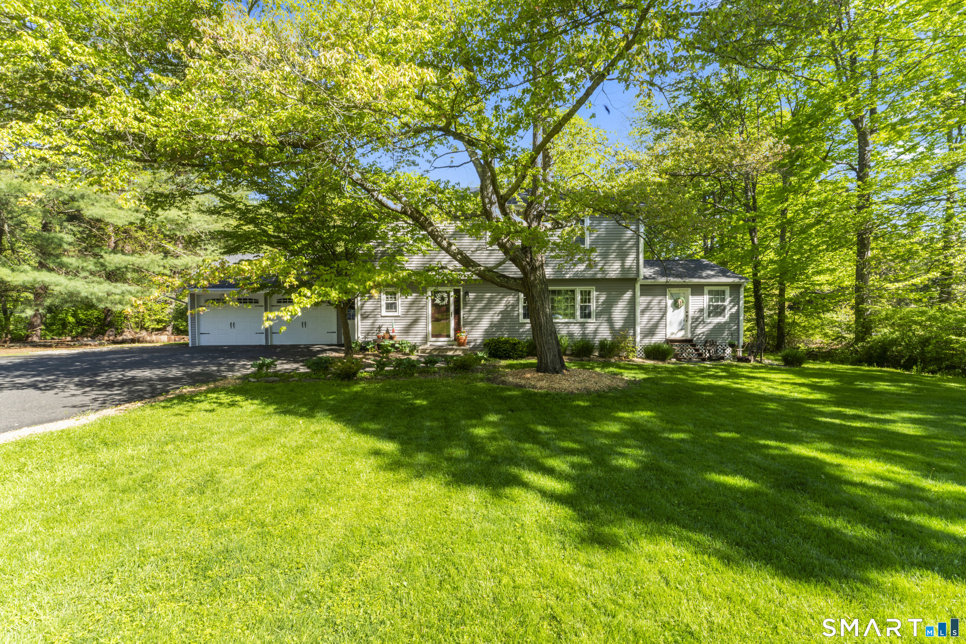 23 Hall Lane Newtown CT 06470