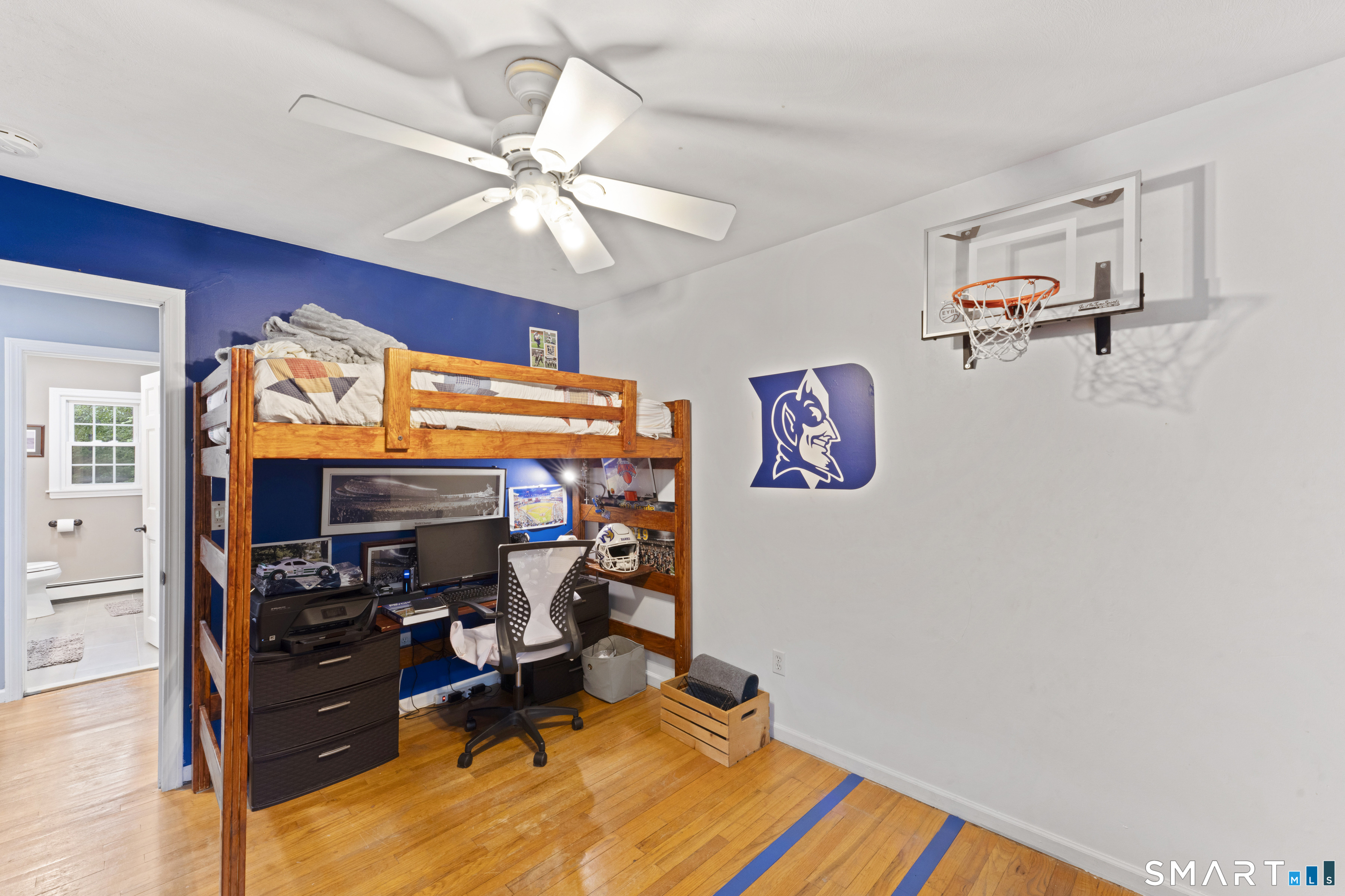 23 Hall Lane Newtown CT 06470