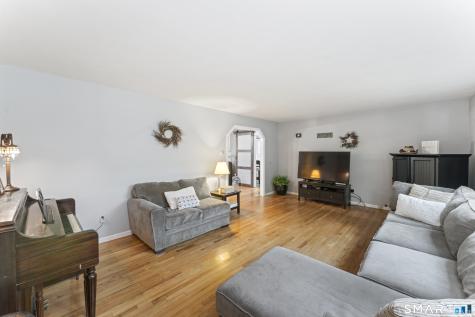 23 Hall Lane Newtown CT 06470