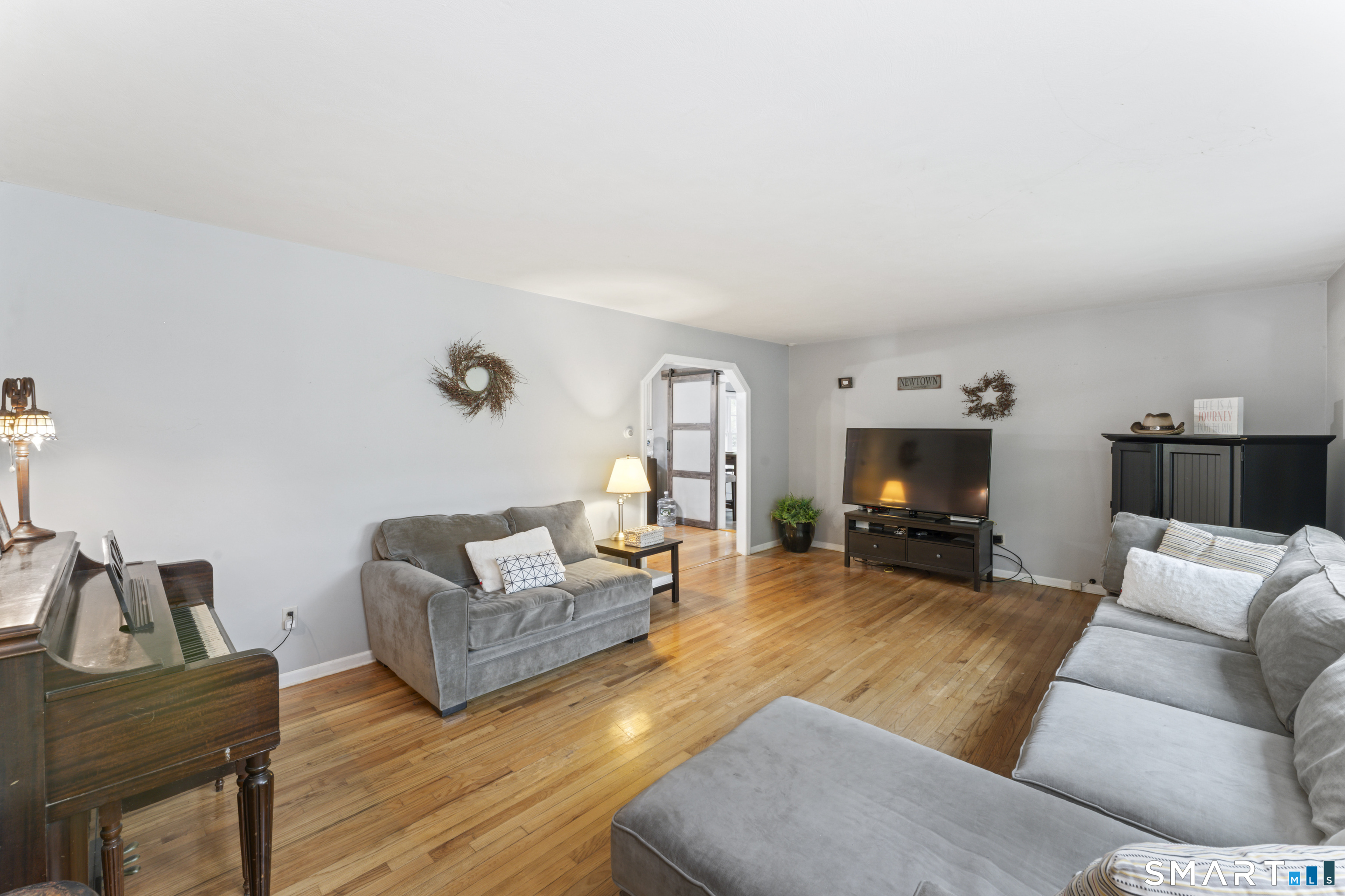 23 Hall Lane Newtown CT 06470
