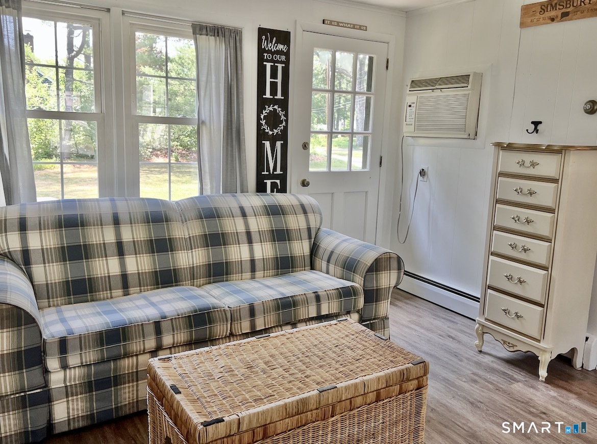 17 Carver Circle Simsbury CT 06070