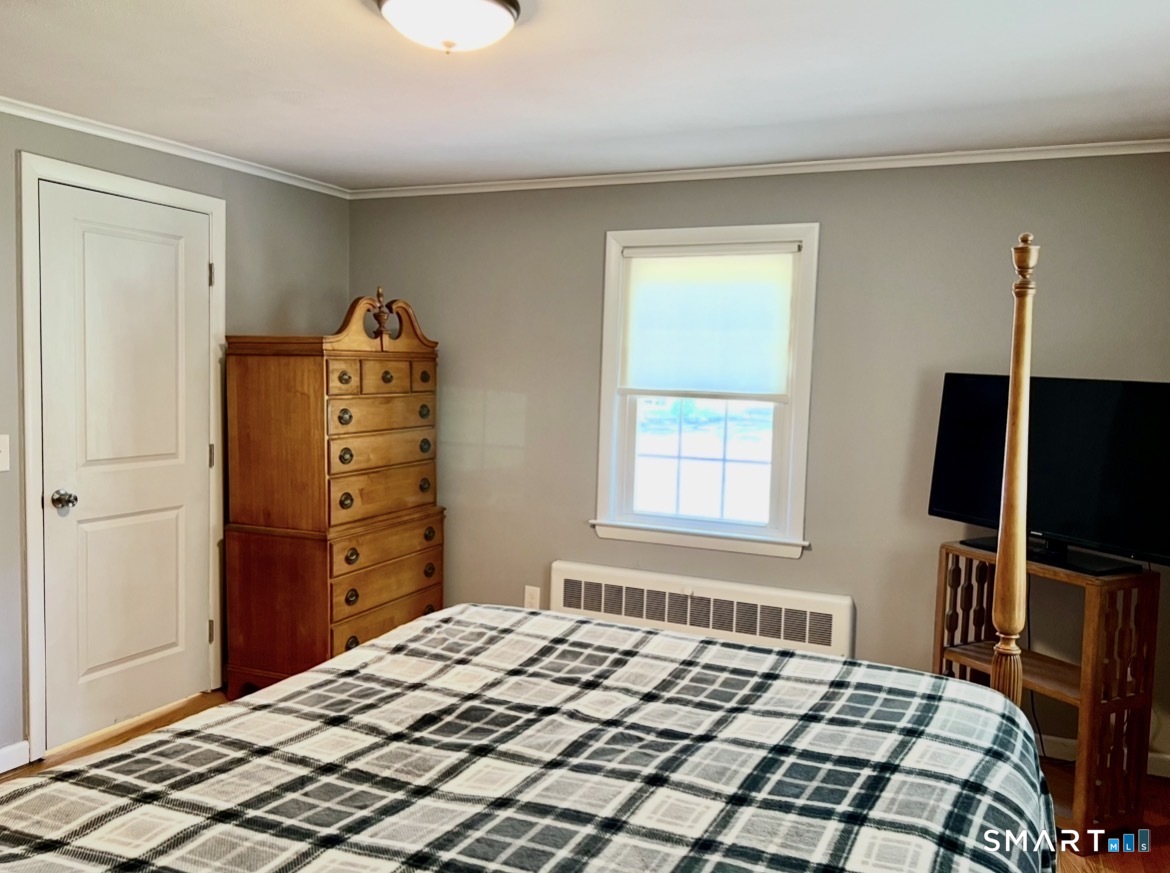 17 Carver Circle Simsbury CT 06070