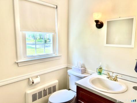17 Carver Circle Simsbury CT 06070