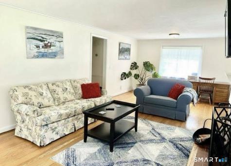 17 Carver Circle Simsbury CT 06070